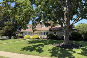 7 Glendale Ln, Fairfield, NJ 07004 - Photo 1