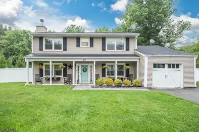 47 Biscay Dr, Mount Olive, NJ 07836 - Photo 2