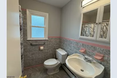 55 Oak St, East Orange, NJ 07018 - Photo 12