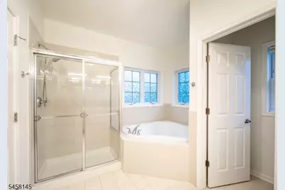 24 Bluffs Ct, Hamburg, NJ 07419 - Photo 14