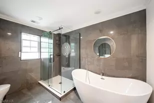 24 Bluffs Ct, Hamburg, NJ 07419 - Photo 20