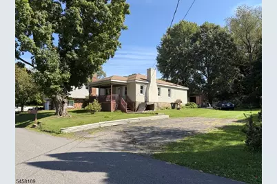 50 Clinton Ave, Mount Olive, NJ 07828 - Photo 2