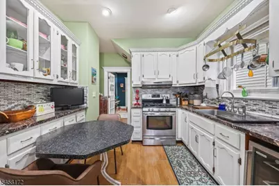 124 Kearny Ave, Perth Amboy, NJ 08861 - Photo 12