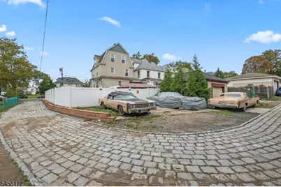 124 Kearny Ave, Perth Amboy, NJ 08861 - Photo 32