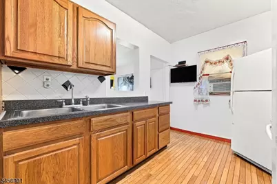 26 Lincoln St, Passaic, NJ 07055 - Photo 8