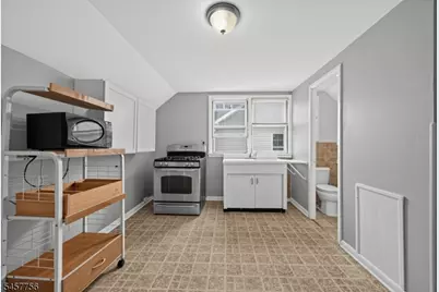 258 E 22nd St, Paterson, NJ 07514 - Photo 22