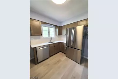 13 Den Herder Dr, Franklin Township, NJ 08873 - Photo 4