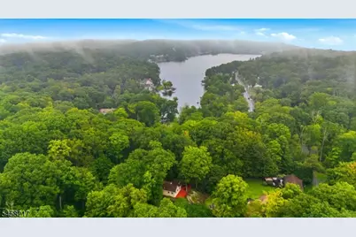 376 Maxim Dr, Hopatcong, NJ 07821 - Photo 20