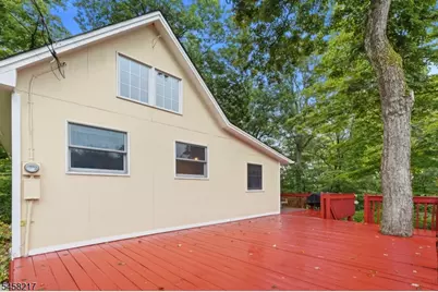 376 Maxim Dr, Hopatcong, NJ 07821 - Photo 4