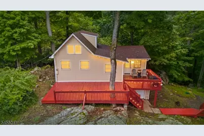 376 Maxim Dr, Hopatcong, NJ 07821 - Photo 2