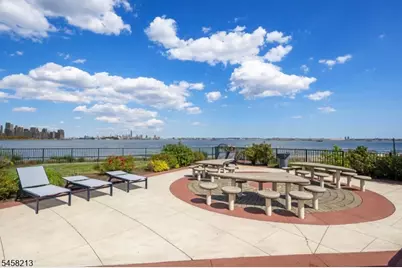 207-31 Shearwater Ct #31, Jersey City, NJ 07305 - Photo 20