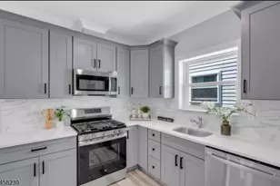 213 Pine St, Elizabeth, NJ 07206 - Photo 8