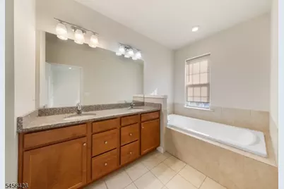 1423 Hudson Cir, Highland Park, NJ 08904 - Photo 12
