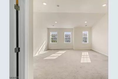 1423 Hudson Cir, Highland Park, NJ 08904 - Photo 8