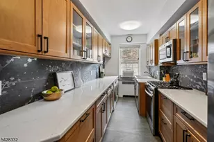 10 Crestmont Rd, Montclair, NJ 07042 - Photo 6