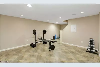2319 Colonial Dr, Rahway, NJ 07065 - Photo 20