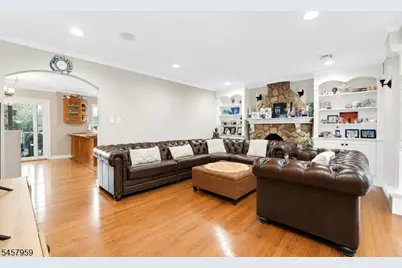 2319 Colonial Dr, Rahway, NJ 07065 - Photo 8