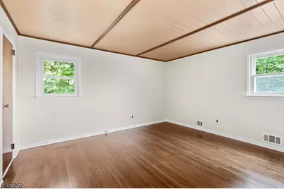 18 Ravine Ct, Clifton, NJ 07013 - Photo 8