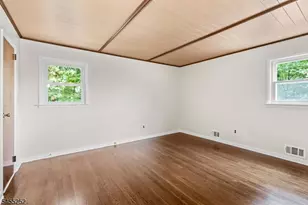 18 Ravine Ct, Clifton, NJ 07013 - Photo 8
