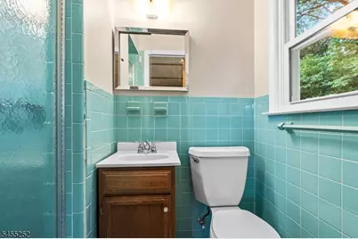 18 Ravine Ct, Clifton, NJ 07013 - Photo 10
