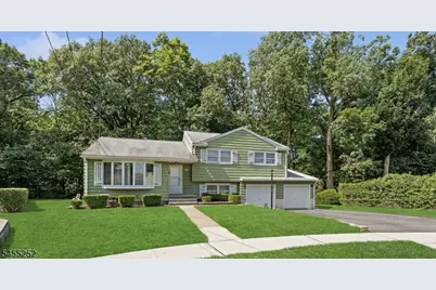 18 Ravine Ct, Clifton, NJ 07013 - Photo 2