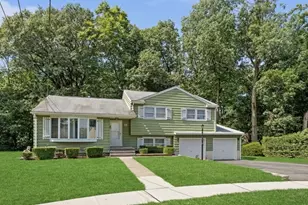 18 Ravine Ct, Clifton, NJ 07013 - Photo 2