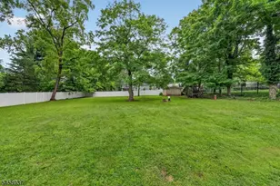162 W Hobart Gap Rd, Livingston, NJ 07039 - Photo 14