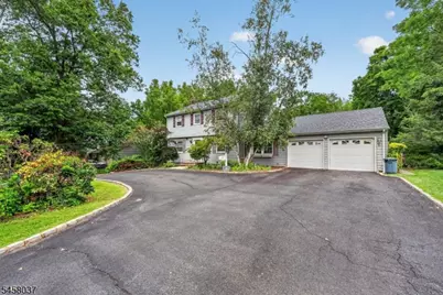 162 W Hobart Gap Rd, Livingston, NJ 07039 - Photo 6