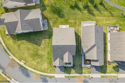 90 Schindler Ct, Franklin Township, NJ 08873 - Photo 2