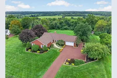 8 Meadowlark Way, East Amwell Township, NJ 08551 - Photo 2