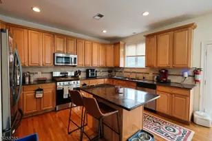 431 E 7th St, Plainfield, NJ 07060 - Photo 4