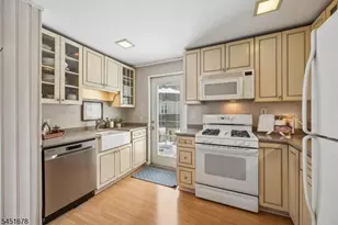 135 Cedar St, South Bound Brook Boro, NJ 08880 - Photo 8