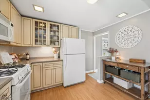 135 Cedar St, South Bound Brook Boro, NJ 08880 - Photo 10
