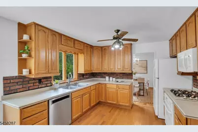 31 Valley Forge Dr, Hanover Township, NJ 07981 - Photo 10