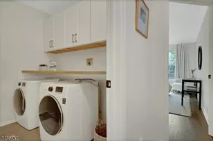 132 Stratford Dr, Nutley, NJ 07110 - Photo 28