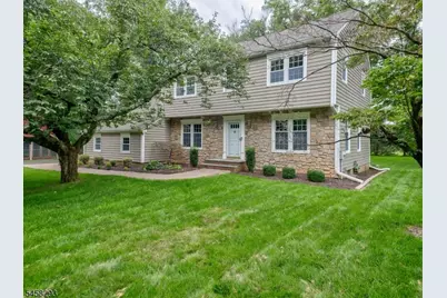 9 Amherst Ct, Clinton Township, NJ 08801 - Photo 2