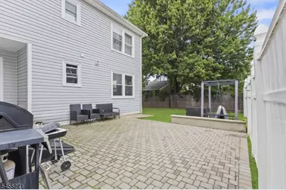 97 Cedar Hill Ave, Belleville, NJ 07109 - Photo 6