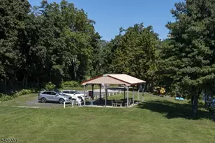 28 Laketop Dr, Hampton Township, NJ 07860 - Photo 18