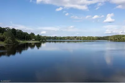 28 Laketop Dr, Hampton Township, NJ 07860 - Photo 4