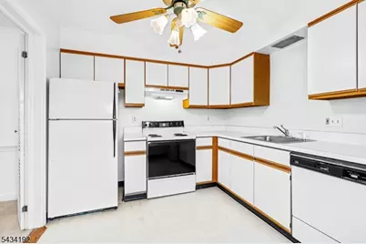 68-86 New Engave #32, Summit, NJ 07901 - Photo 8