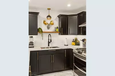 4 Di Donna Ct #4, Clifton, NJ 07013 - Photo 8