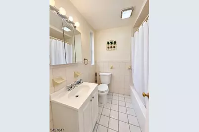275 Delawanna Ave #4, Clifton, NJ 07014 - Photo 4