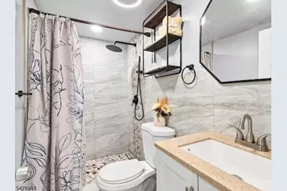 345 E Clay Ave, Roselle Park, NJ 07204 - Photo 10