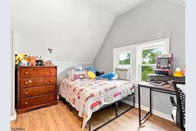 345 E Clay Ave, Roselle Park, NJ 07204 - Photo 24