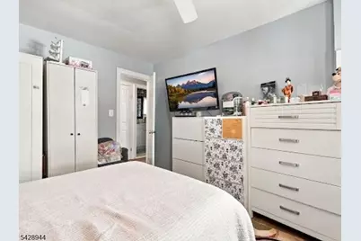 345 E Clay Ave, Roselle Park, NJ 07204 - Photo 18