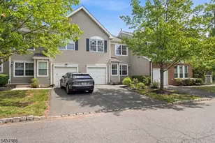353 Cynthia Ln, Bridgewater, NJ 08807 - Photo 2