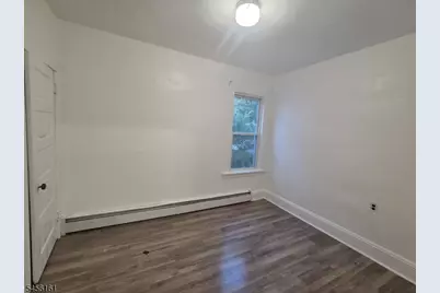 293 Burgess Pl, Clifton, NJ 07011 - Photo 4