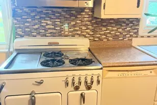 322 Cedar Grove Ln, Franklin Township, NJ 08873 - Photo 4