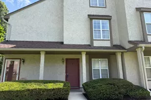 2704 Commons at Kingswood Dr, East Brunswick Township, NJ 08816 - Photo 2