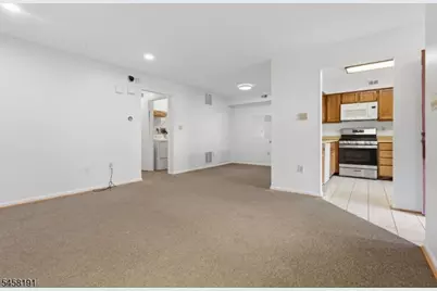 2704 Commons At Kingswood Dr #2704, East Brunswick Township, NJ 08816 - Photo 4